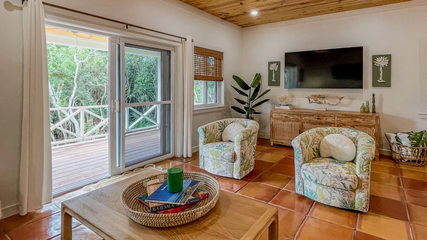 Beautiful Beach House with Golf Cart Near Stunning Beach in North Eleuthera, Bahamas