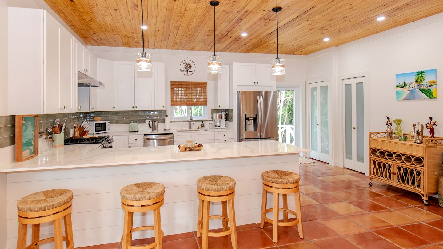 Beautiful Beach House with Golf Cart Near Stunning Beach in North Eleuthera, Bahamas