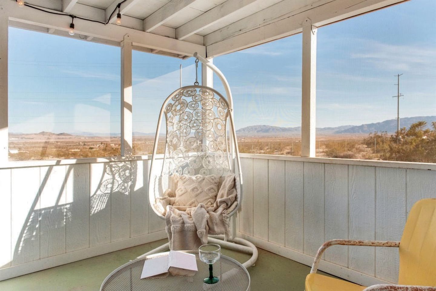 Outstanding Desert Cabin with Hot-Tub and Incredible Stargazing in California