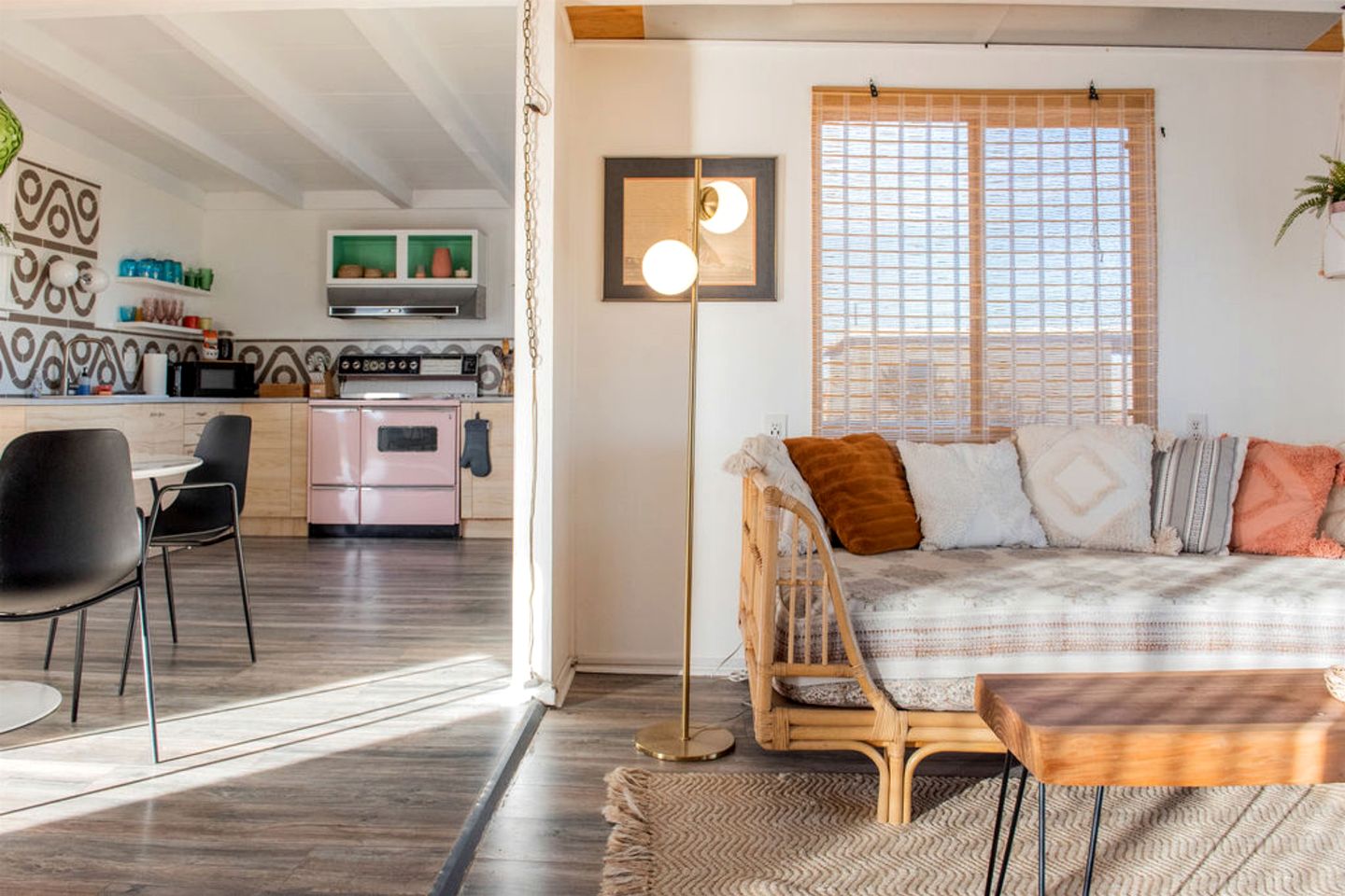 Outstanding Desert Cabin with Hot-Tub and Incredible Stargazing in California