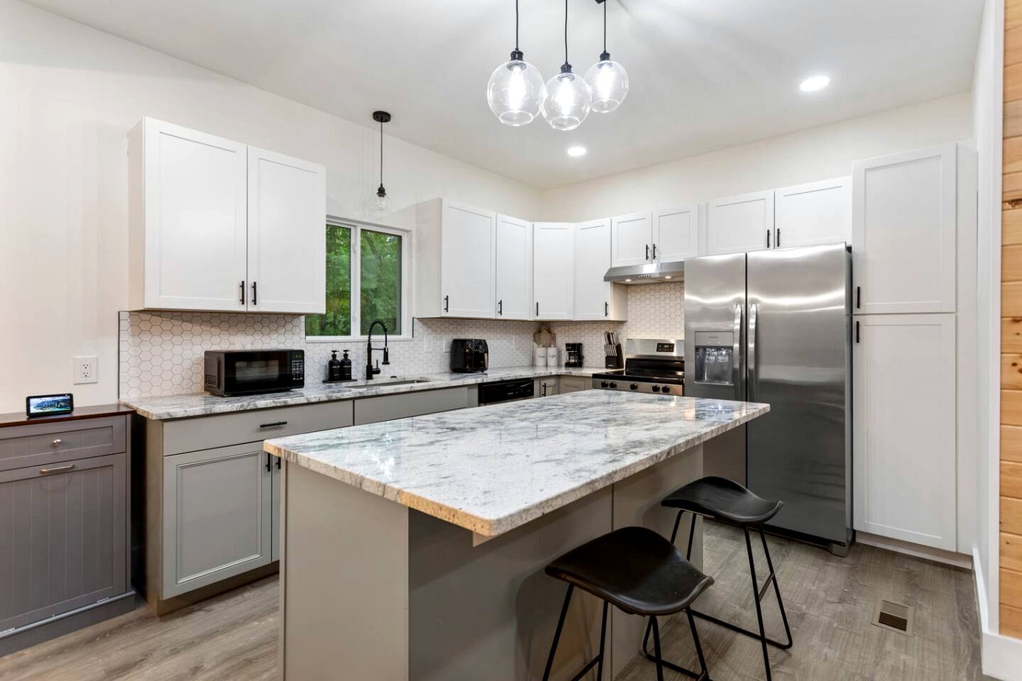 Stylish Lakehouse with Black-and-White Modern Design near Lake Hartwell, Clemson SC