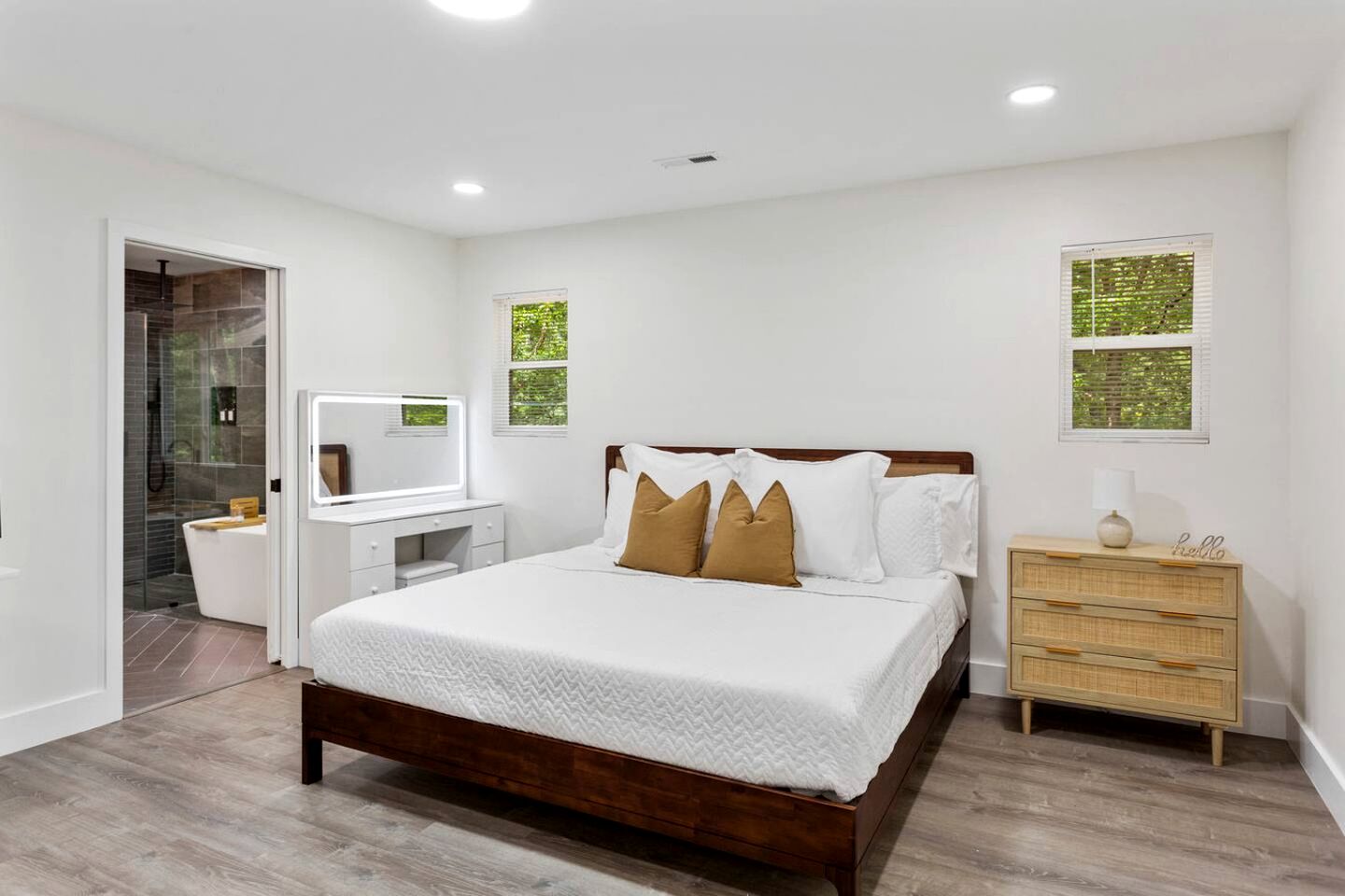 Stylish Lakehouse with Black-and-White Modern Design near Lake Hartwell, Clemson SC