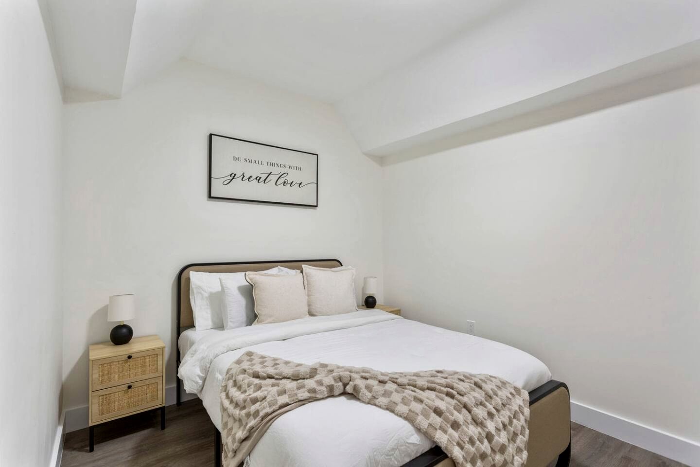 Stylish Lakehouse with Black-and-White Modern Design near Lake Hartwell, Clemson SC