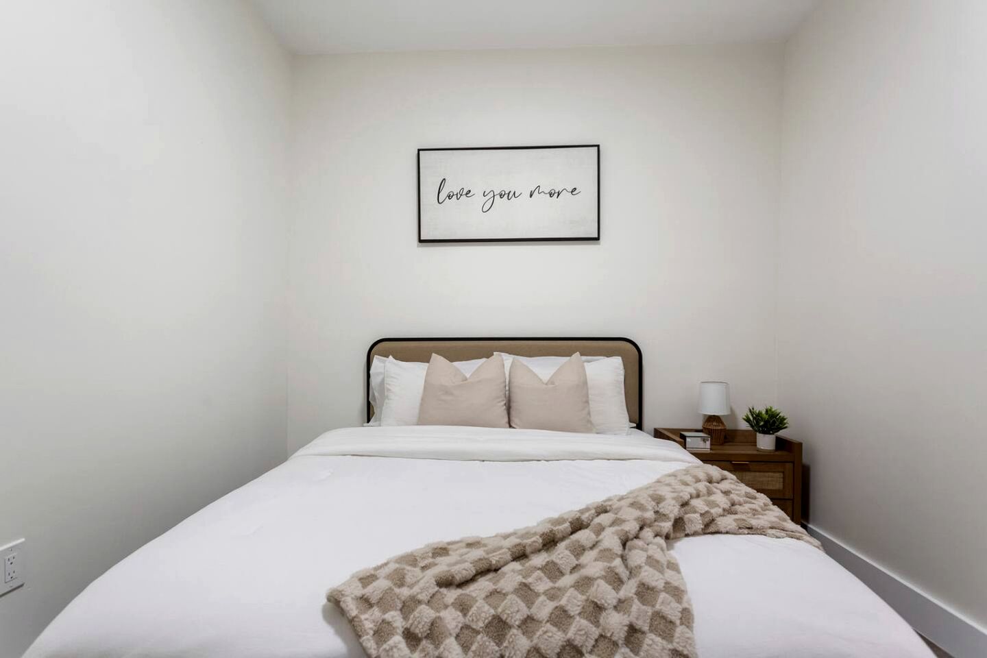 Stylish Lakehouse with Black-and-White Modern Design near Lake Hartwell, Clemson SC