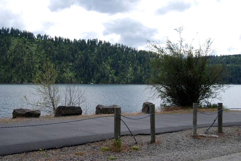 Cabins (Coeur d'Alene, Idaho, United States)