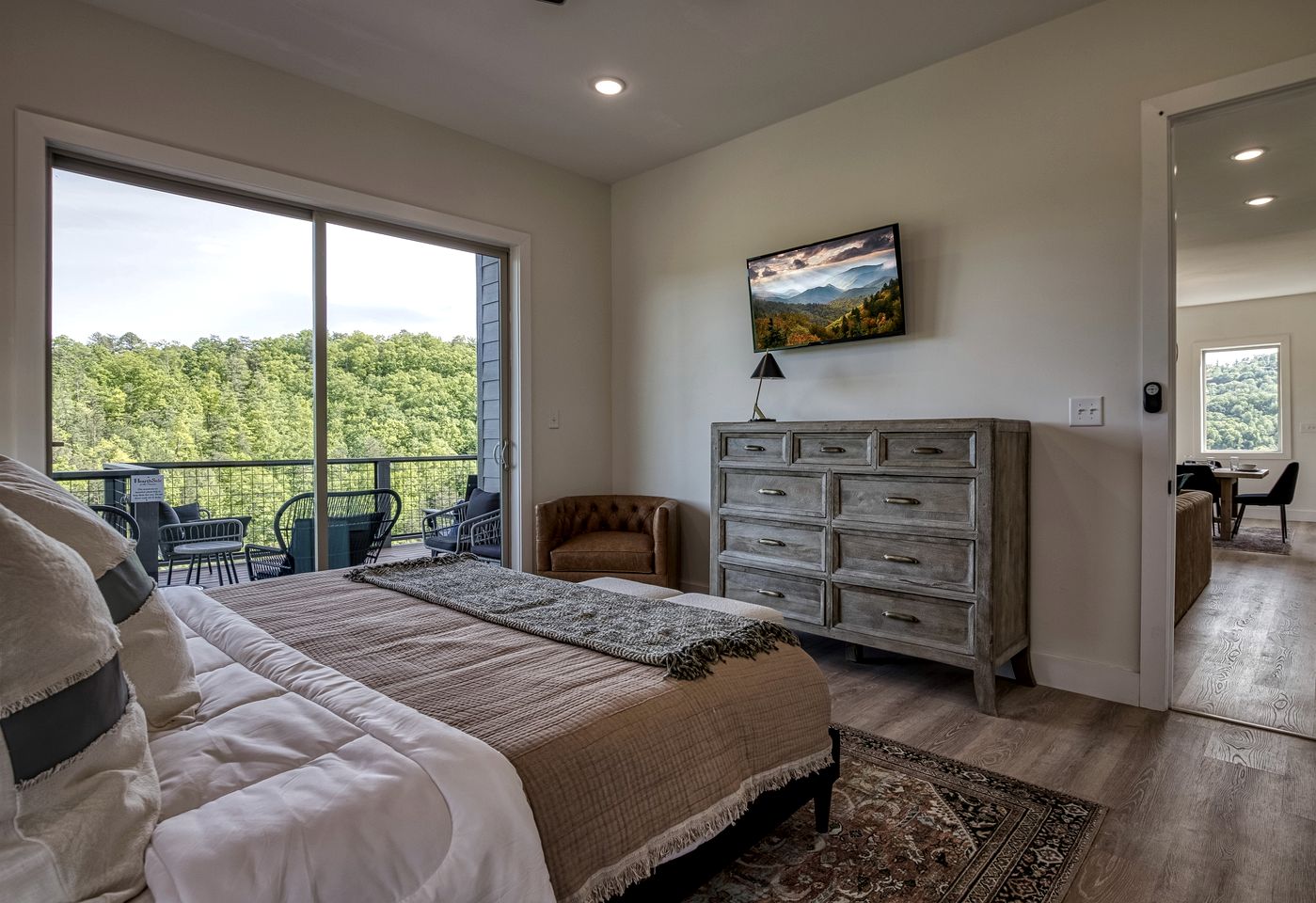 Spectacular Modern Cabin with Indoor Swimming Pool and Barbecue in Sevierville, Tennessee
