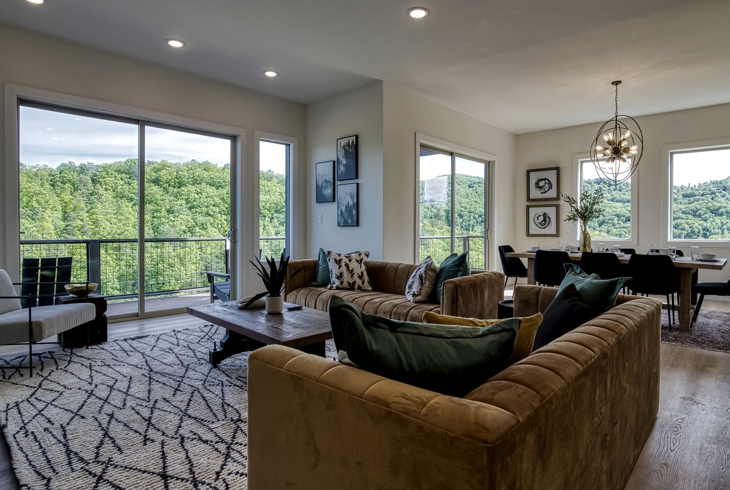 Spectacular Modern Cabin with Indoor Swimming Pool and Barbecue in Sevierville, Tennessee