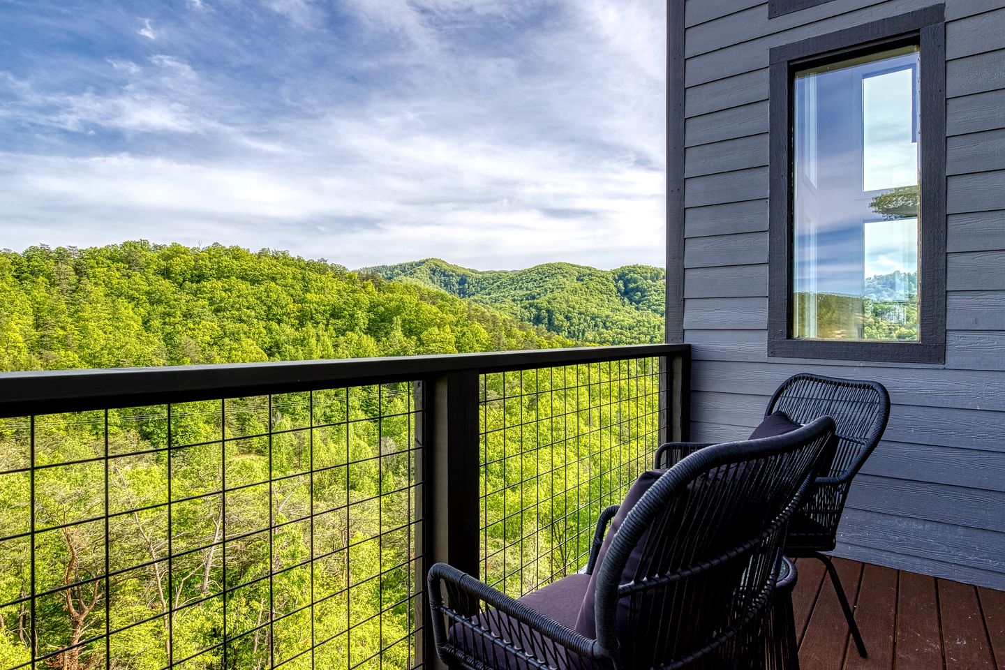 Spectacular Modern Cabin with Indoor Swimming Pool and Barbecue in Sevierville, Tennessee