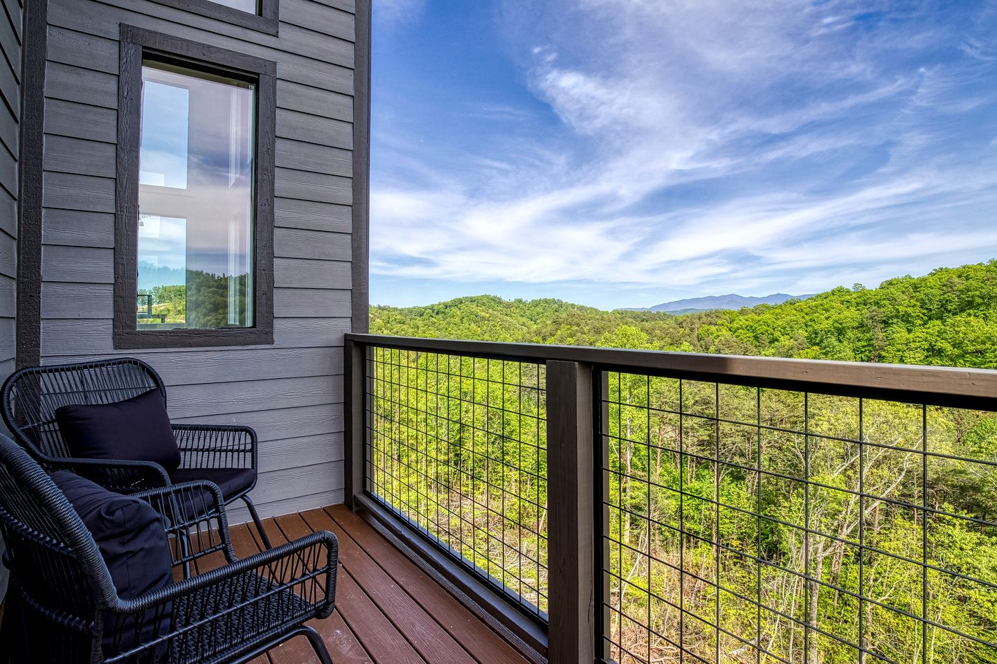 Spectacular Modern Cabin with Indoor Swimming Pool and Barbecue in Sevierville, Tennessee