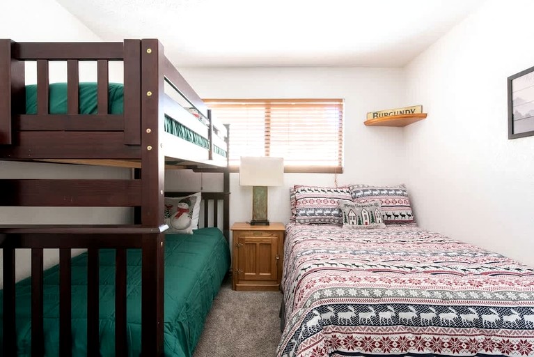 Cabins (United States of America, Big Bear Lake, California)