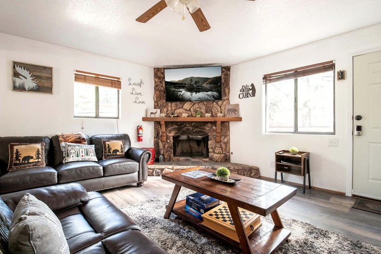 Cabins (United States of America, Big Bear Lake, California)