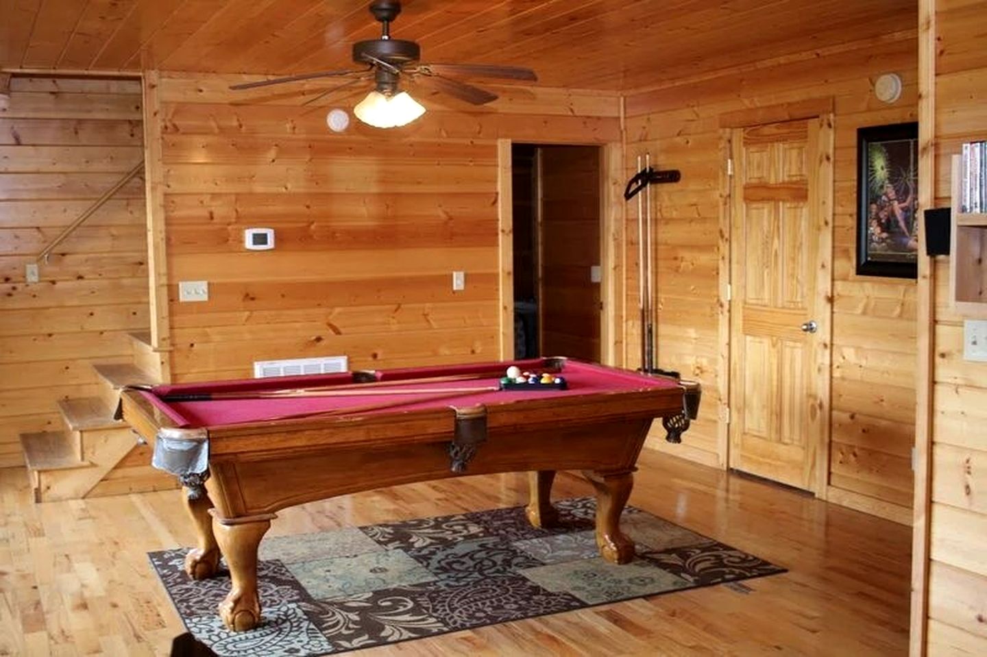 Exceptional Log Cabin for Families and Groups with Hot Tub, Arcade, and Pool Table in Sevierville, Tennessee
