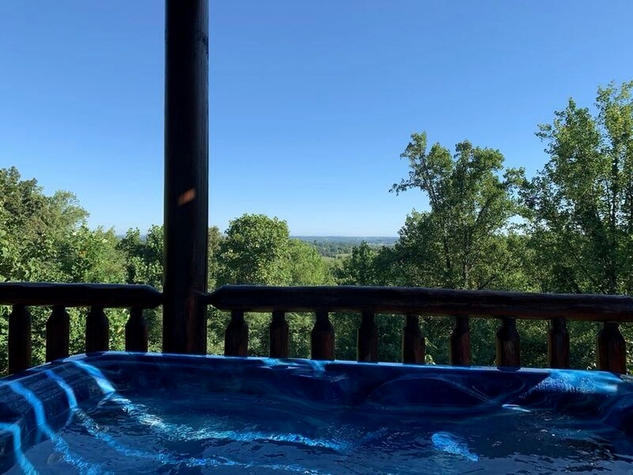 Exceptional Log Cabin for Families and Groups with Hot Tub, Arcade, and Pool Table in Sevierville, Tennessee