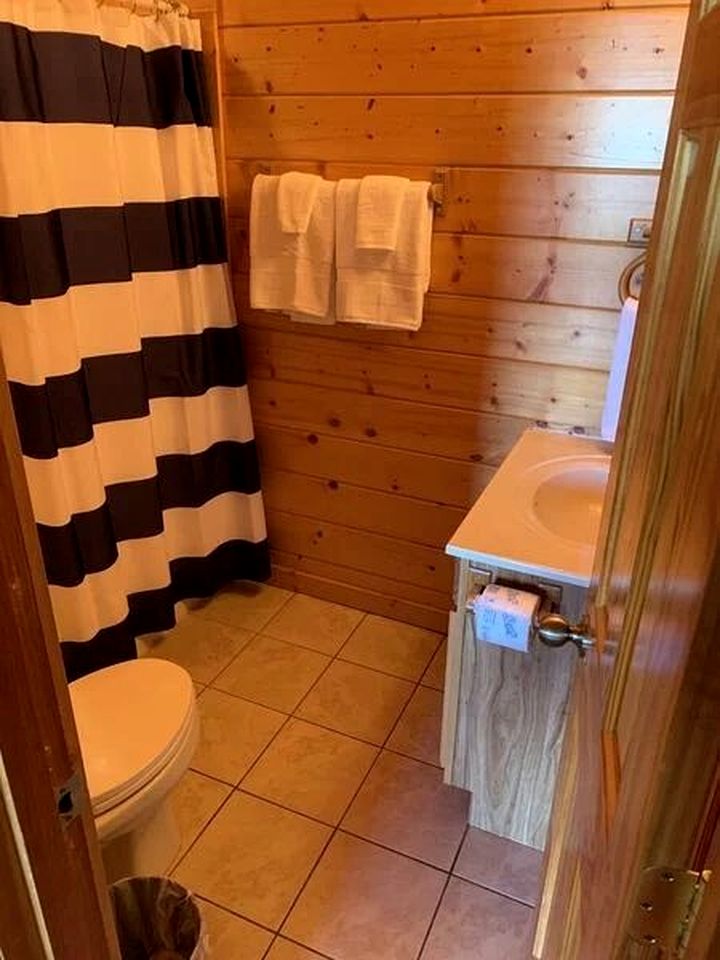 Exceptional Log Cabin for Families and Groups with Hot Tub, Arcade, and Pool Table in Sevierville, Tennessee