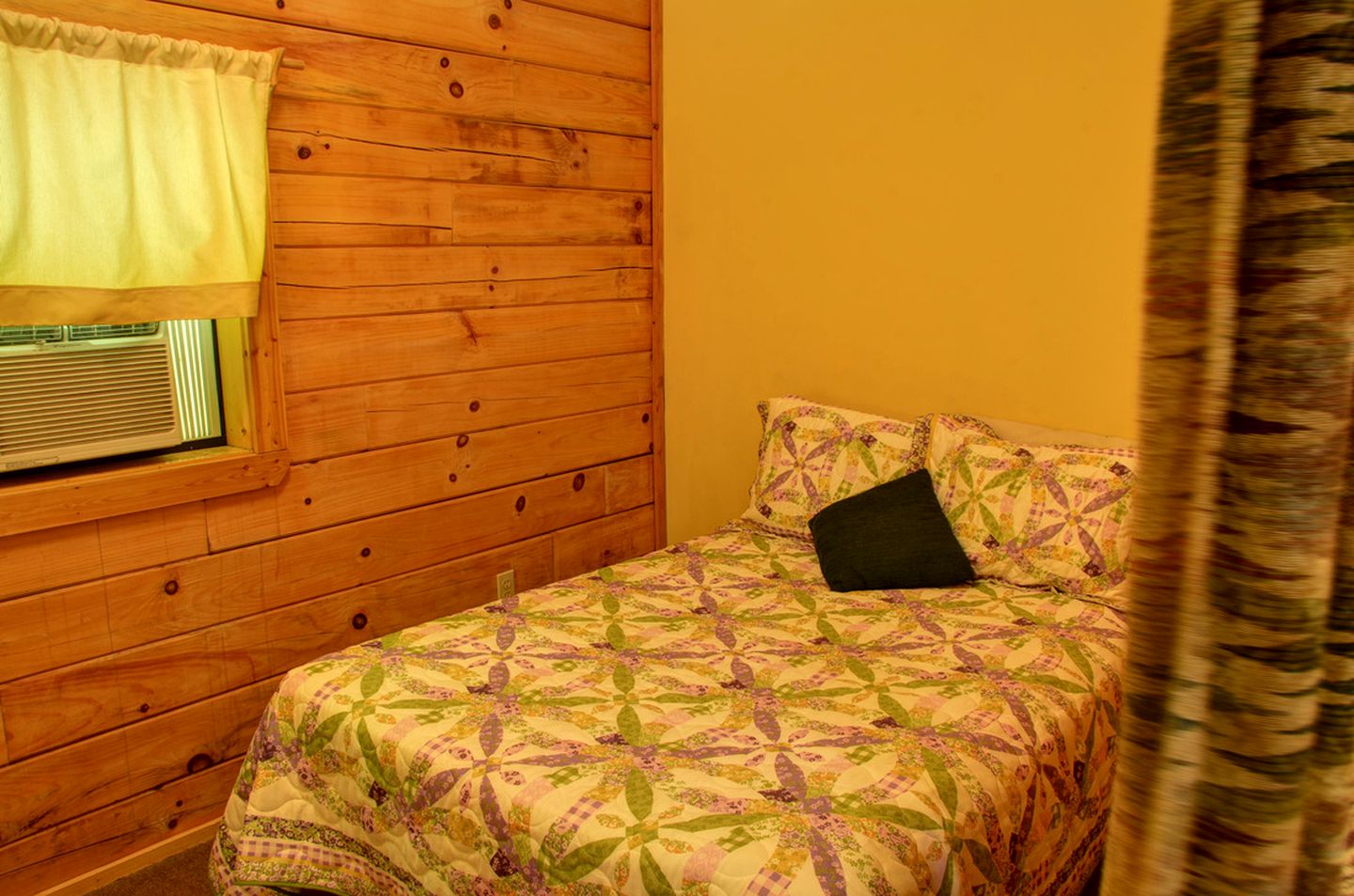 Panther Creek Cabins, Cabins 41648, Cherokee, United States of America