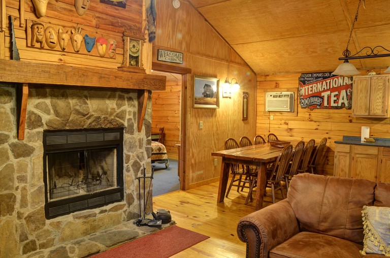 Log Cabins (Cherokee, North Carolina, United States)