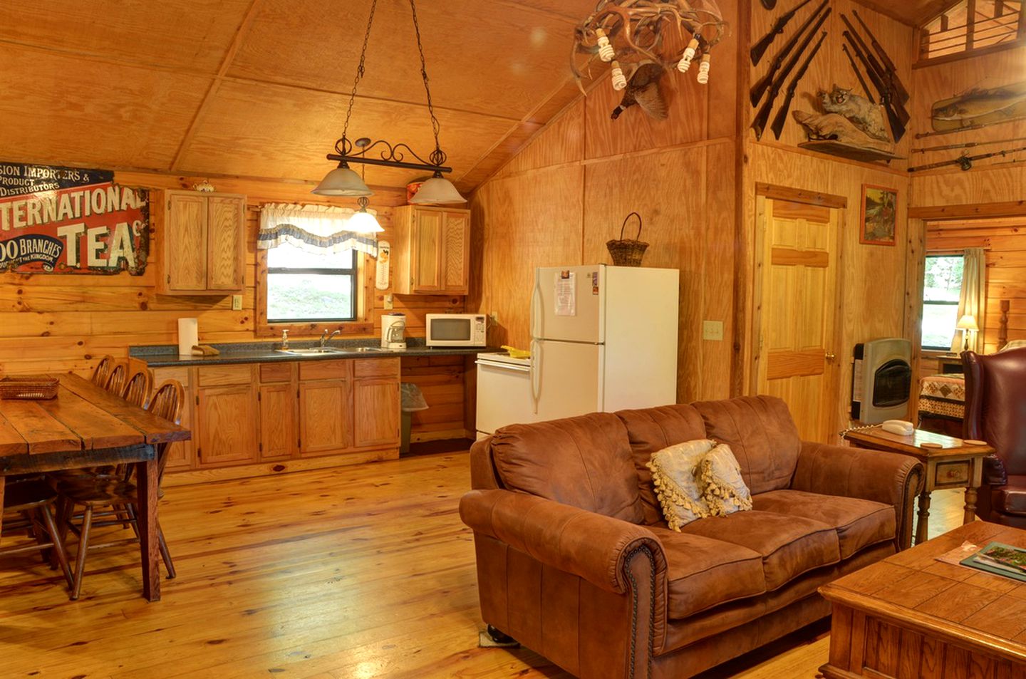 Lovely Rustic Cabin Secluded in the Woods near Maggie Valley, North Carolina