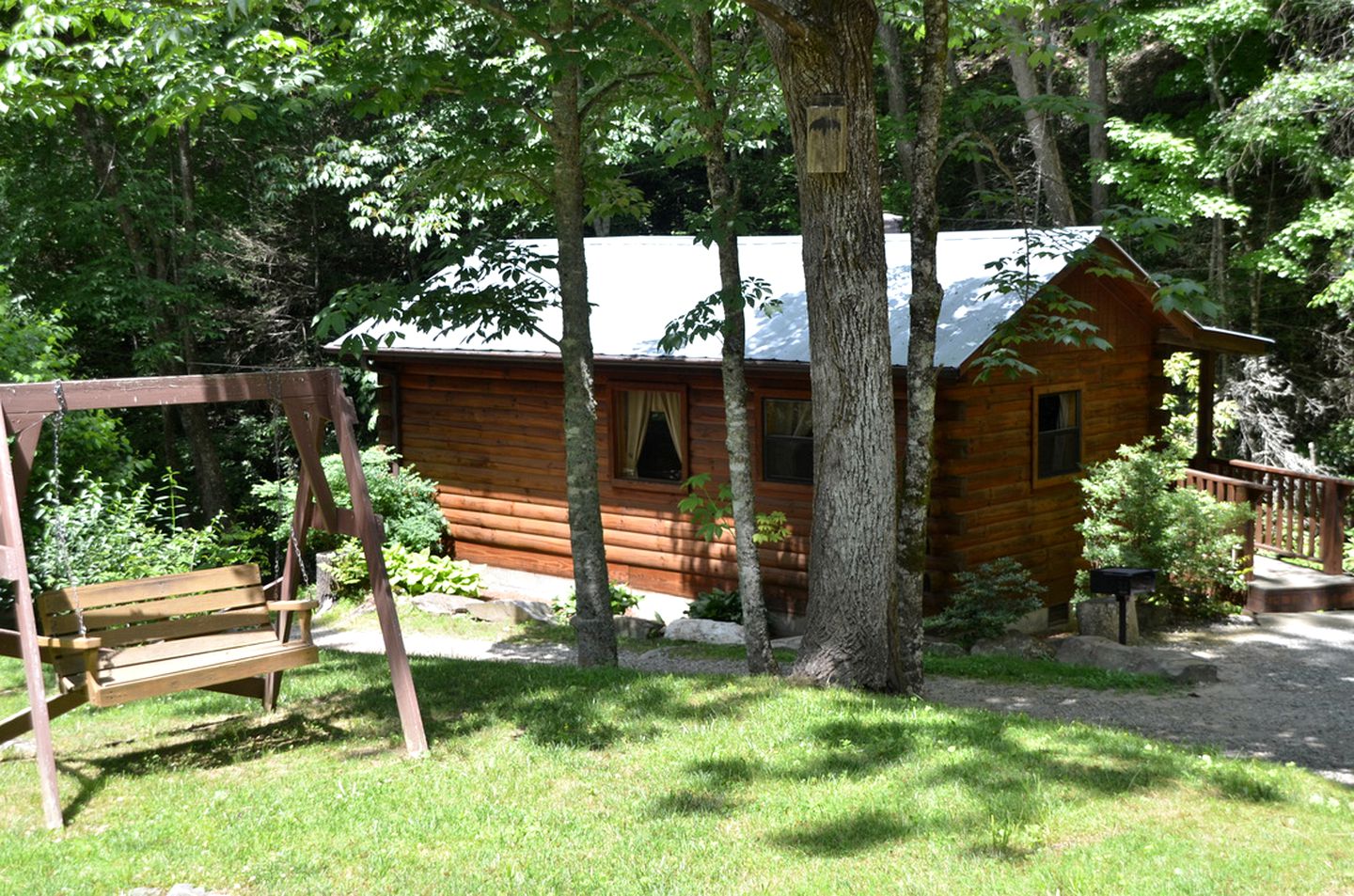 Secluded Log Cabin for a Romantic Getaway near Maggie Valley, North Carolina