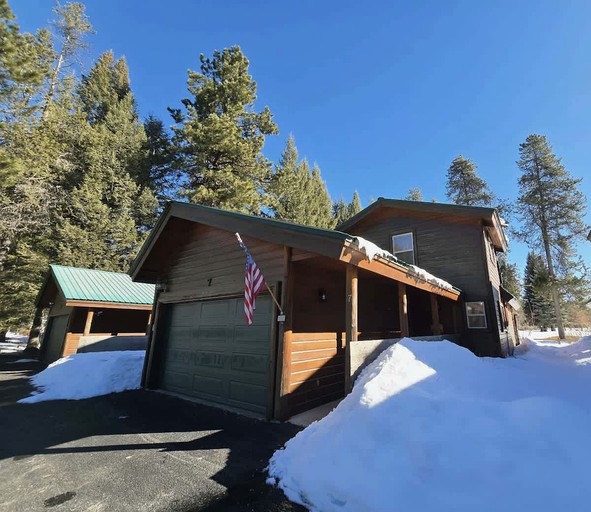 Charming Home with Golf Course Views & Relaxing Vibes in McCall, Idaho