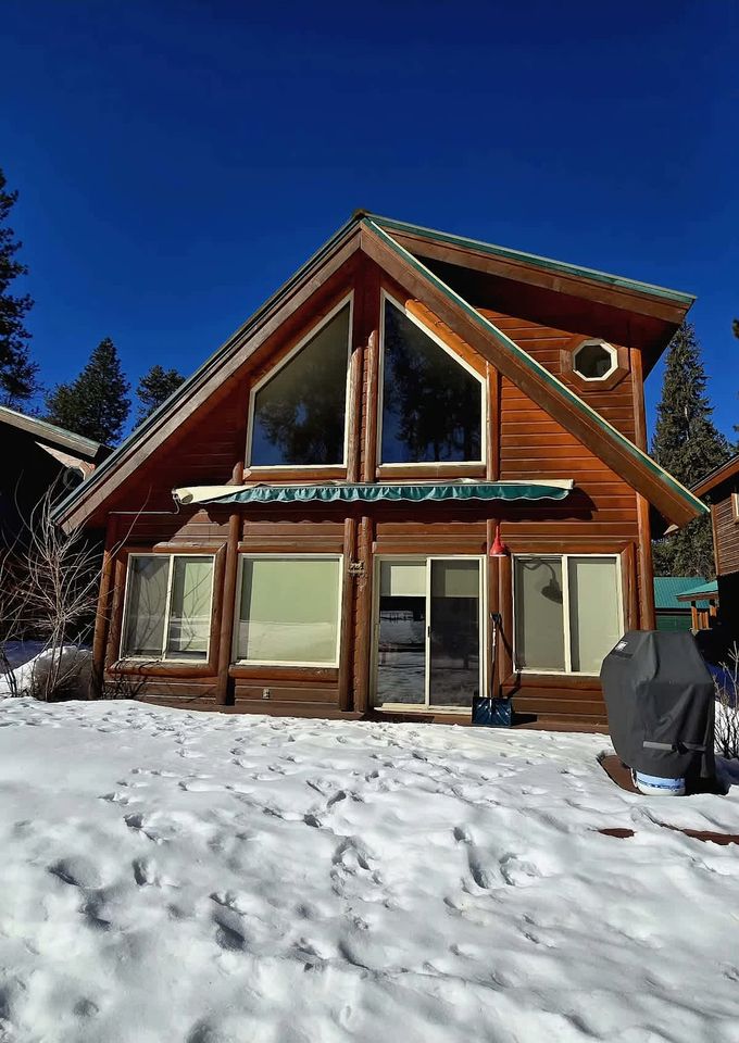 Charming Home with Golf Course Views & Relaxing Vibes in McCall, Idaho