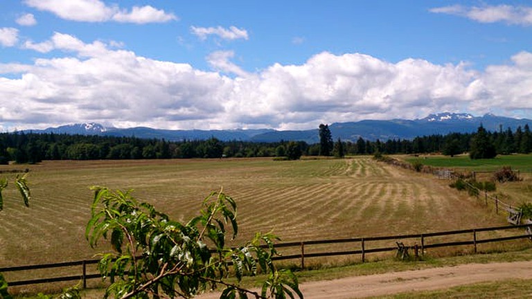 Cottages (Nanoose Bay, British Columbia, Canada)