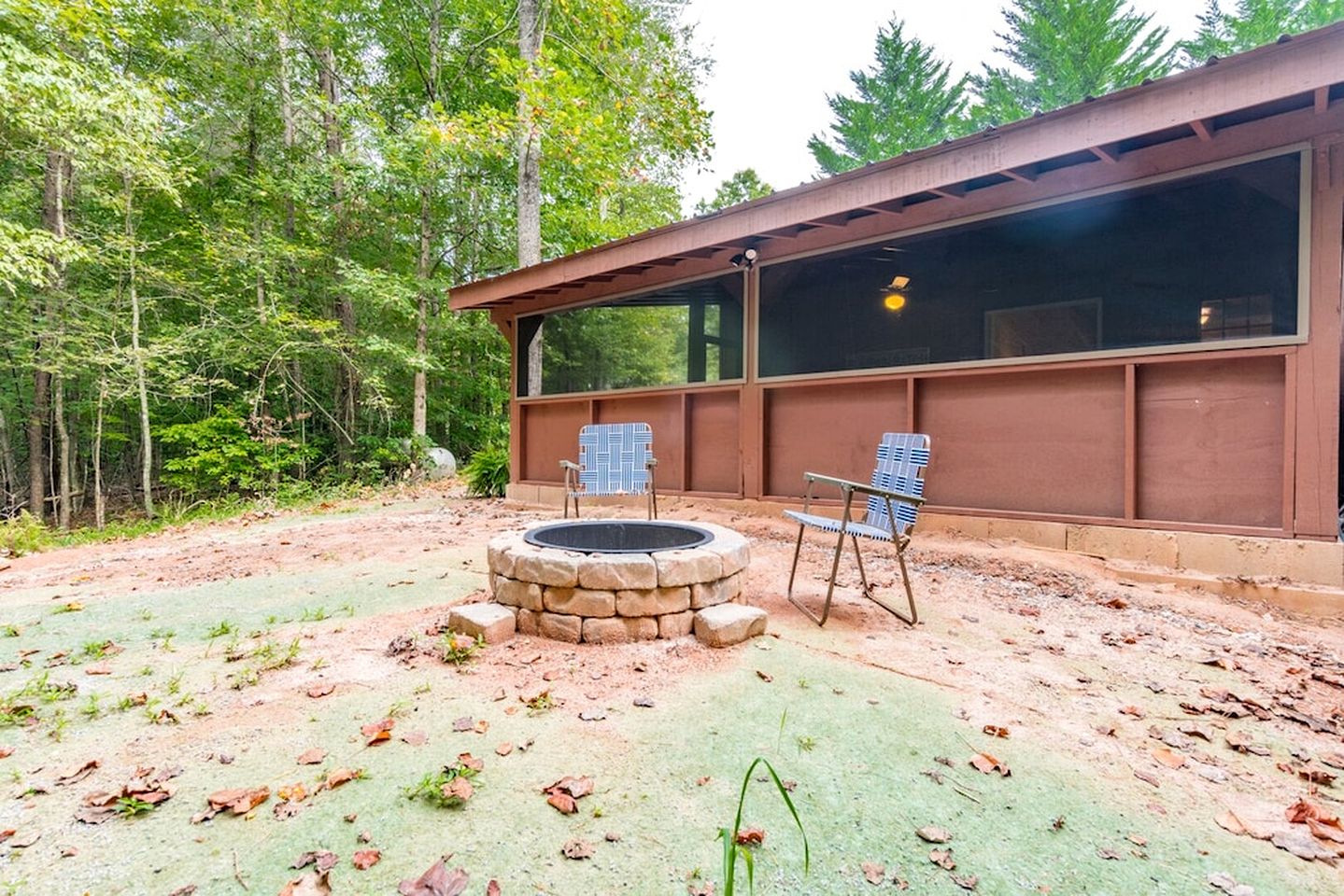 Paradise Cabin with Foosball Table and BBQ in Cleveland, Georgia