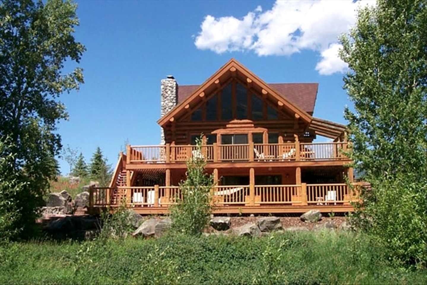 Spectacular Log Cabin with Mountain Views in Montana