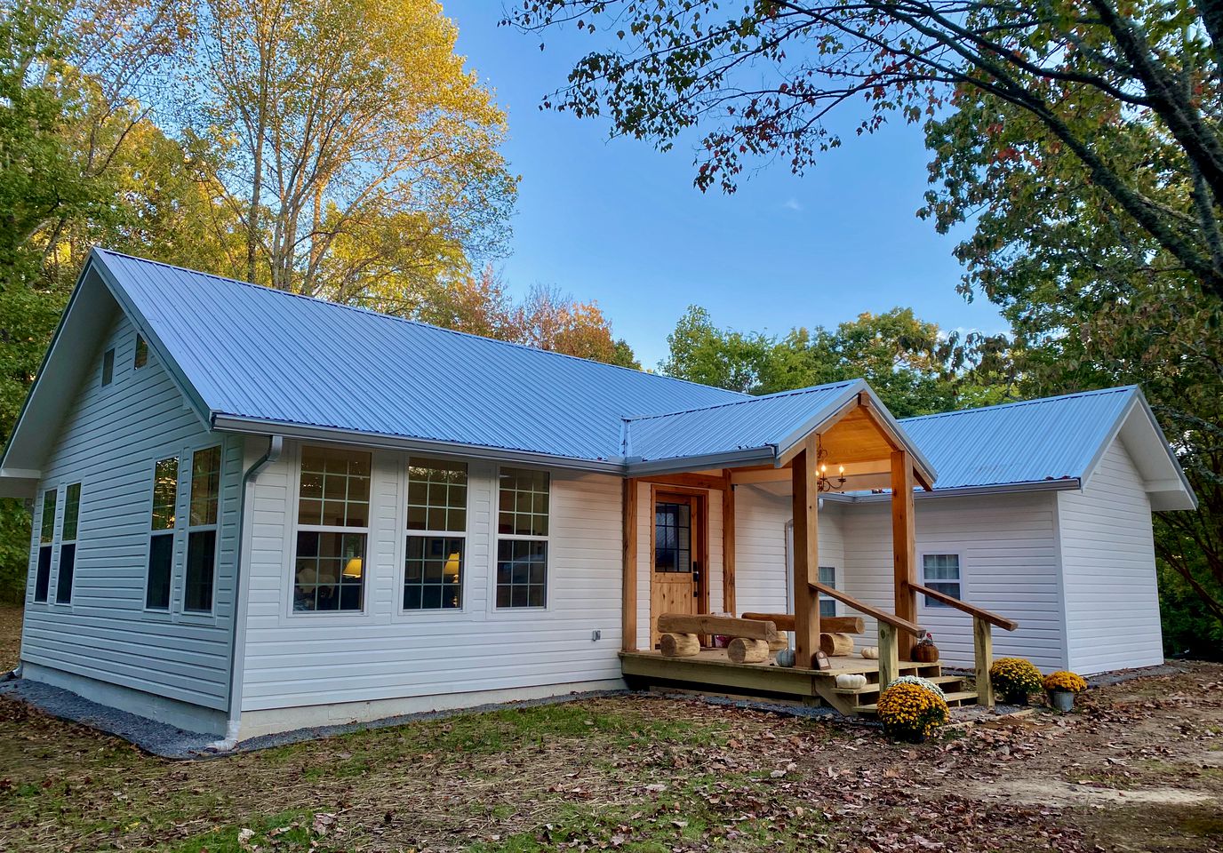 Charming Farmhouse Cottage Perfect for Family-Friendly Getaways in Signal Mountain, Chattanooga