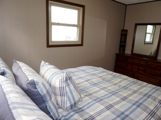 Cabins (Hope, Michigan, United States)