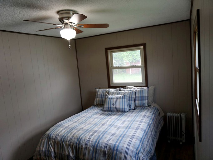 Cabins (Hope, Michigan, United States)