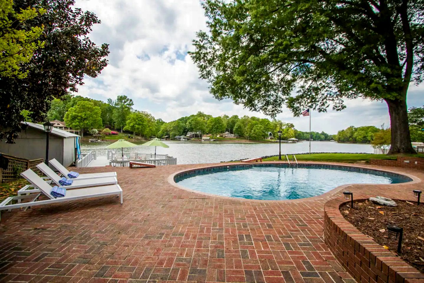Cozy Cottage with Swimming Pool in Charlotte, North Carolina