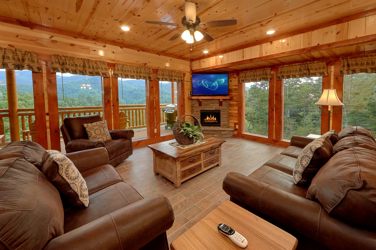 Luxurious and Spacious Cabin Rental with an Indoor Pool near the Great Smokies, TN