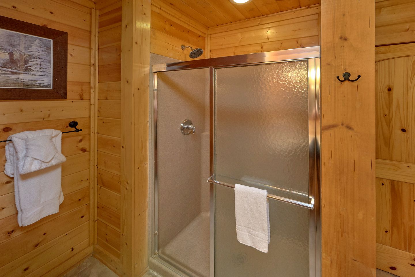 Inviting Pigeon Forge Cabin with Stunning Views