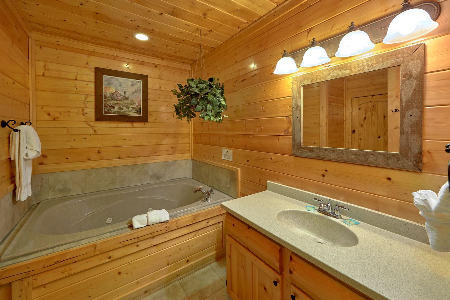 Inviting Pigeon Forge Cabin with Stunning Views