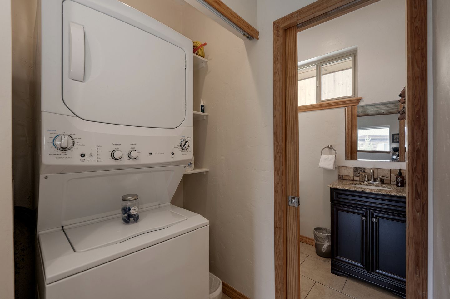 Gorgeous Rustic Wooden Cabin with Hot-tub in Grand Lake, Colorado