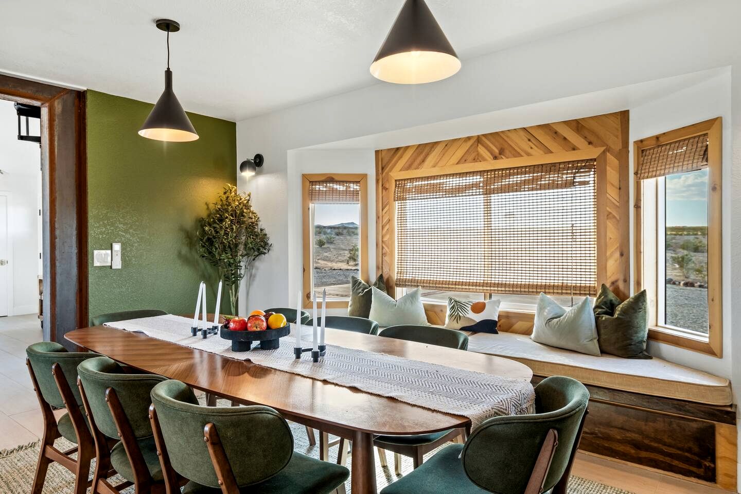 Luxury Joshua Tree Retreat with Saltwater Pool, Spa & Sky Deck Stargazing – Twentynine Palms, California