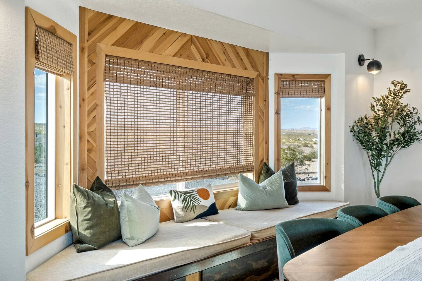 Luxury Joshua Tree Retreat with Saltwater Pool, Spa & Sky Deck Stargazing – Twentynine Palms, California