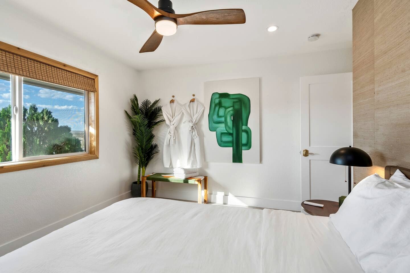 Luxury Joshua Tree Retreat with Saltwater Pool, Spa & Sky Deck Stargazing – Twentynine Palms, California