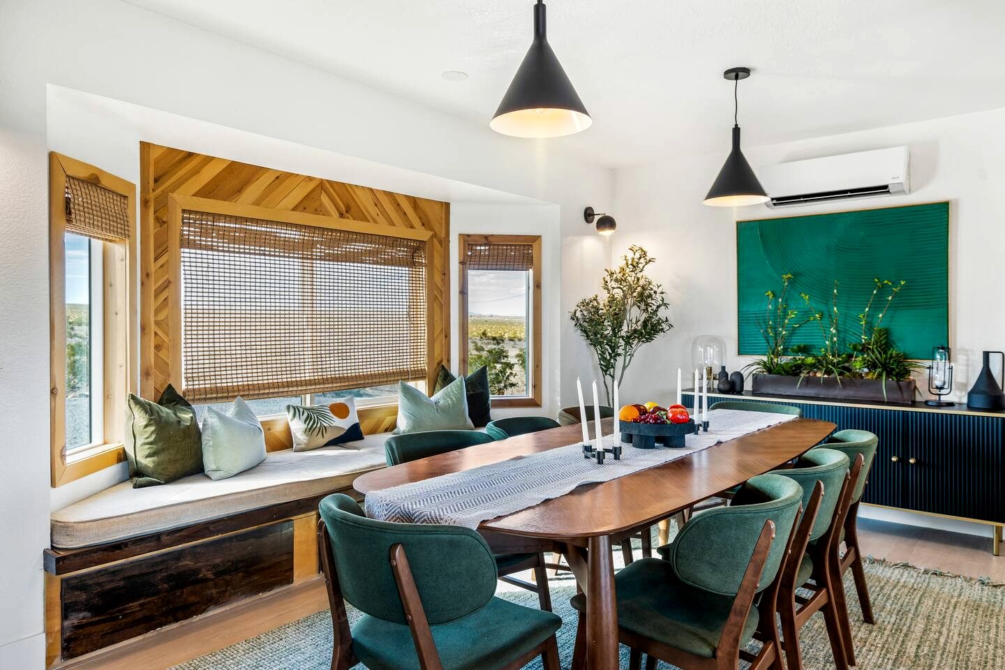 Luxury Joshua Tree Retreat with Saltwater Pool, Spa & Sky Deck Stargazing – Twentynine Palms, California