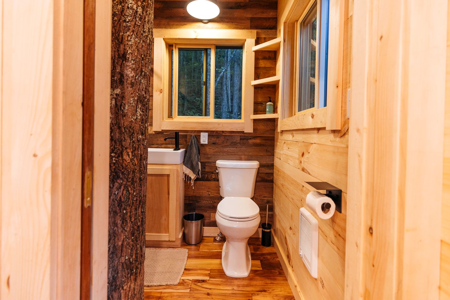 Magical Treehouse Stay with Creekside Sauna Experience in Zirconia, North Carolina