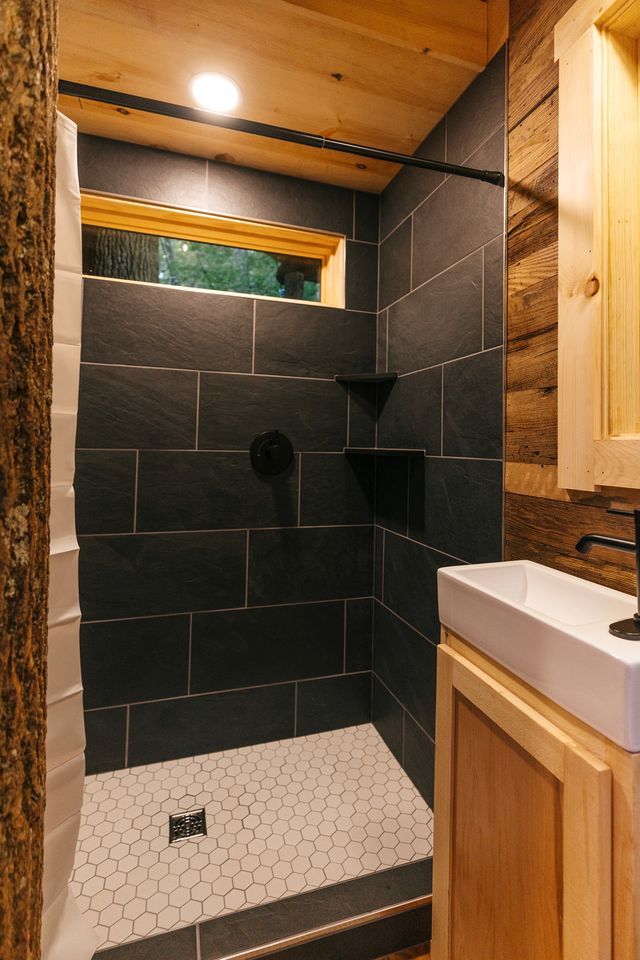 Magical Treehouse Stay with Creekside Sauna Experience in Zirconia, North Carolina