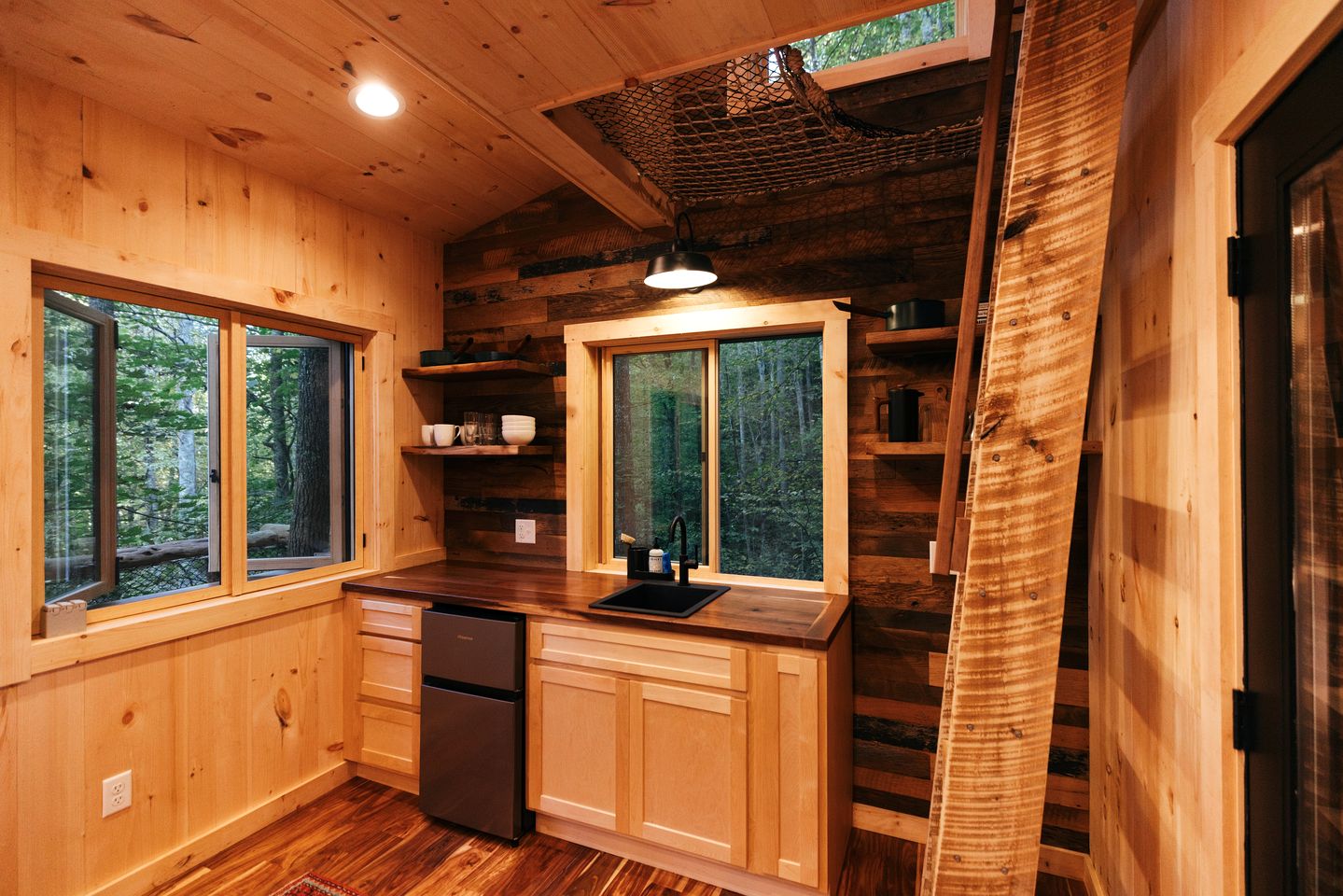 Magical Treehouse Stay with Creekside Sauna Experience in Zirconia, North Carolina