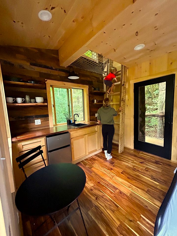 Magical Treehouse Stay with Creekside Sauna Experience in Zirconia, North Carolina