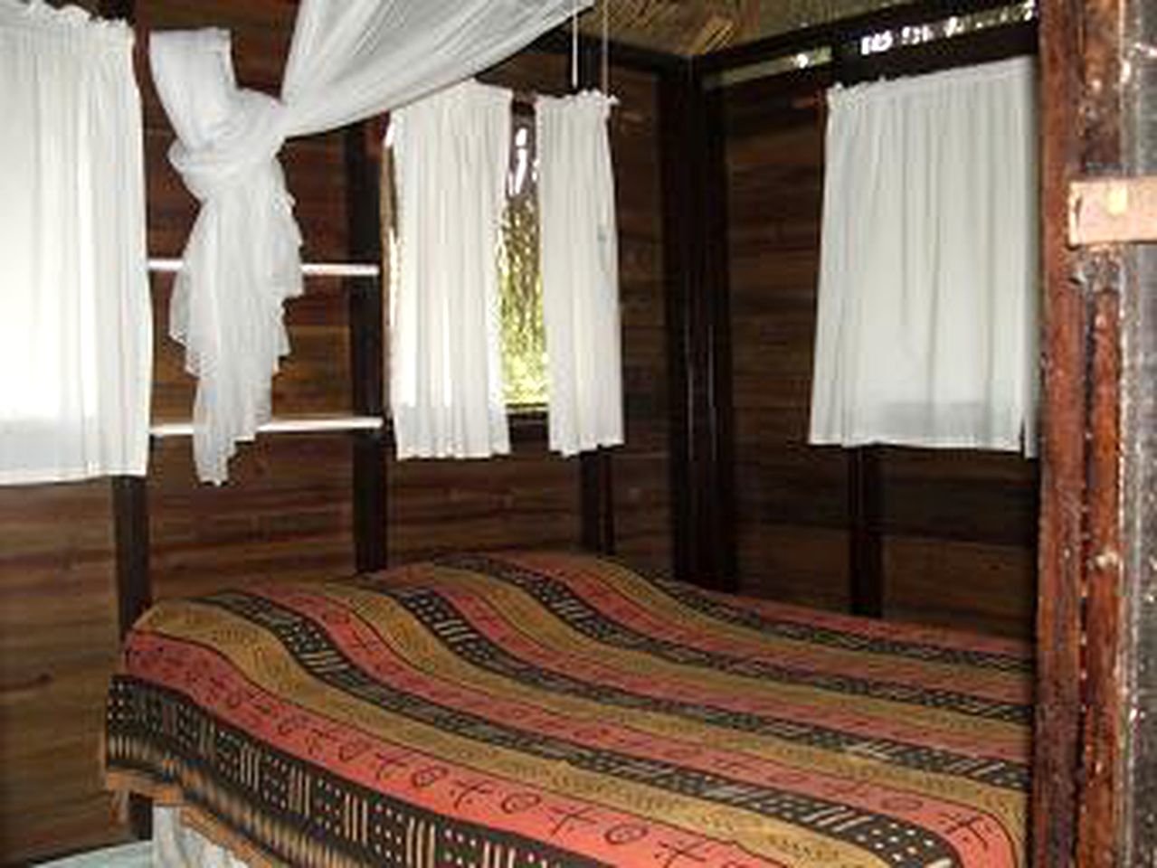 Idyllic Cabin with Wi-Fi and a Great Atmosphere in the Jungle Setting