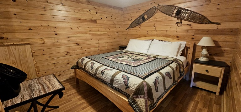 Cabins (United States of America, Rockwood, Maine)