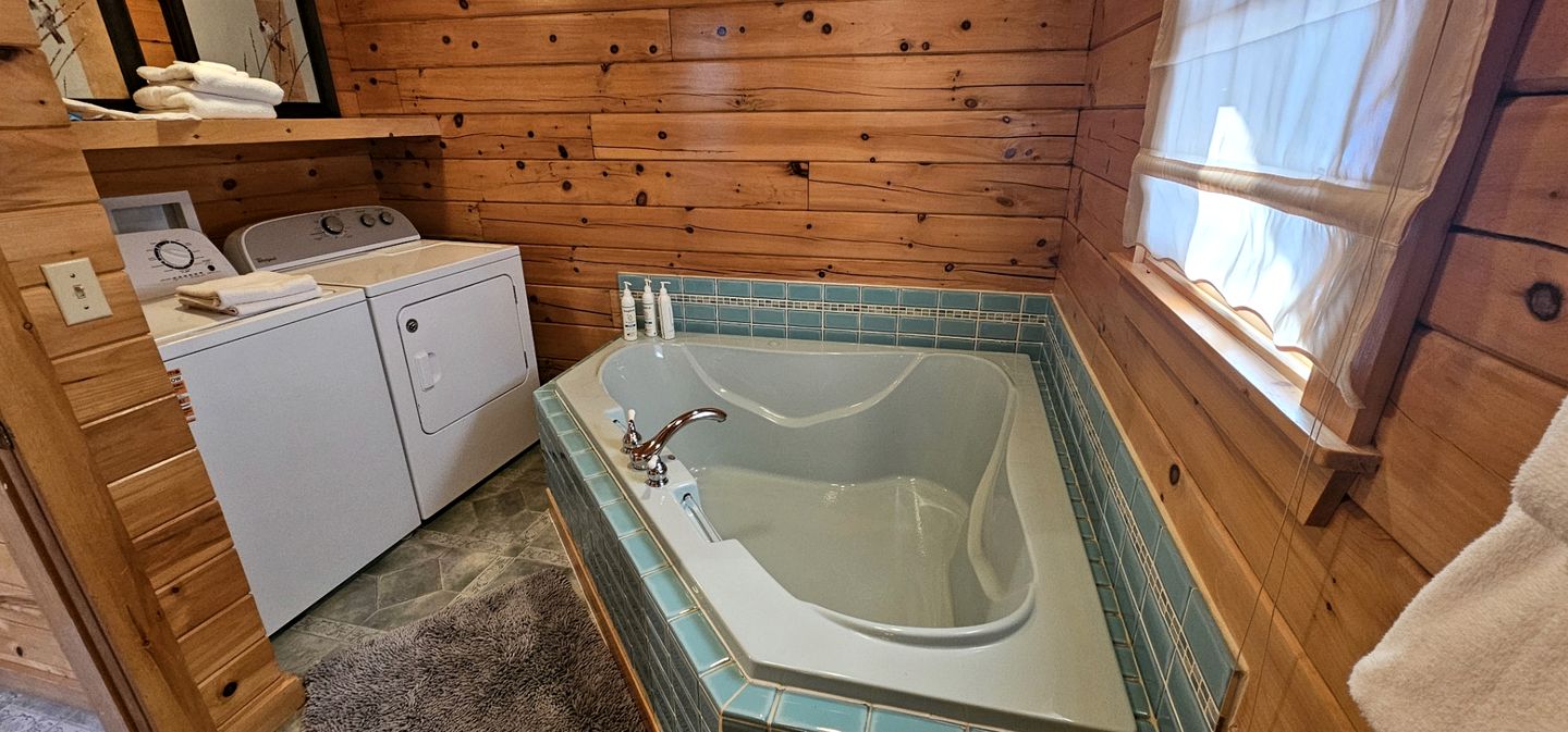 Rustic Retreat with Lake Access and Outdoor Deck in Rockwood, Maine