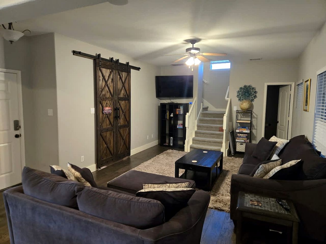 Spacious Lakefront Retreat House with 1100sqft Sports Bar Patio & Hot Tub Near Little Elm Beach, Little Elm, Texas