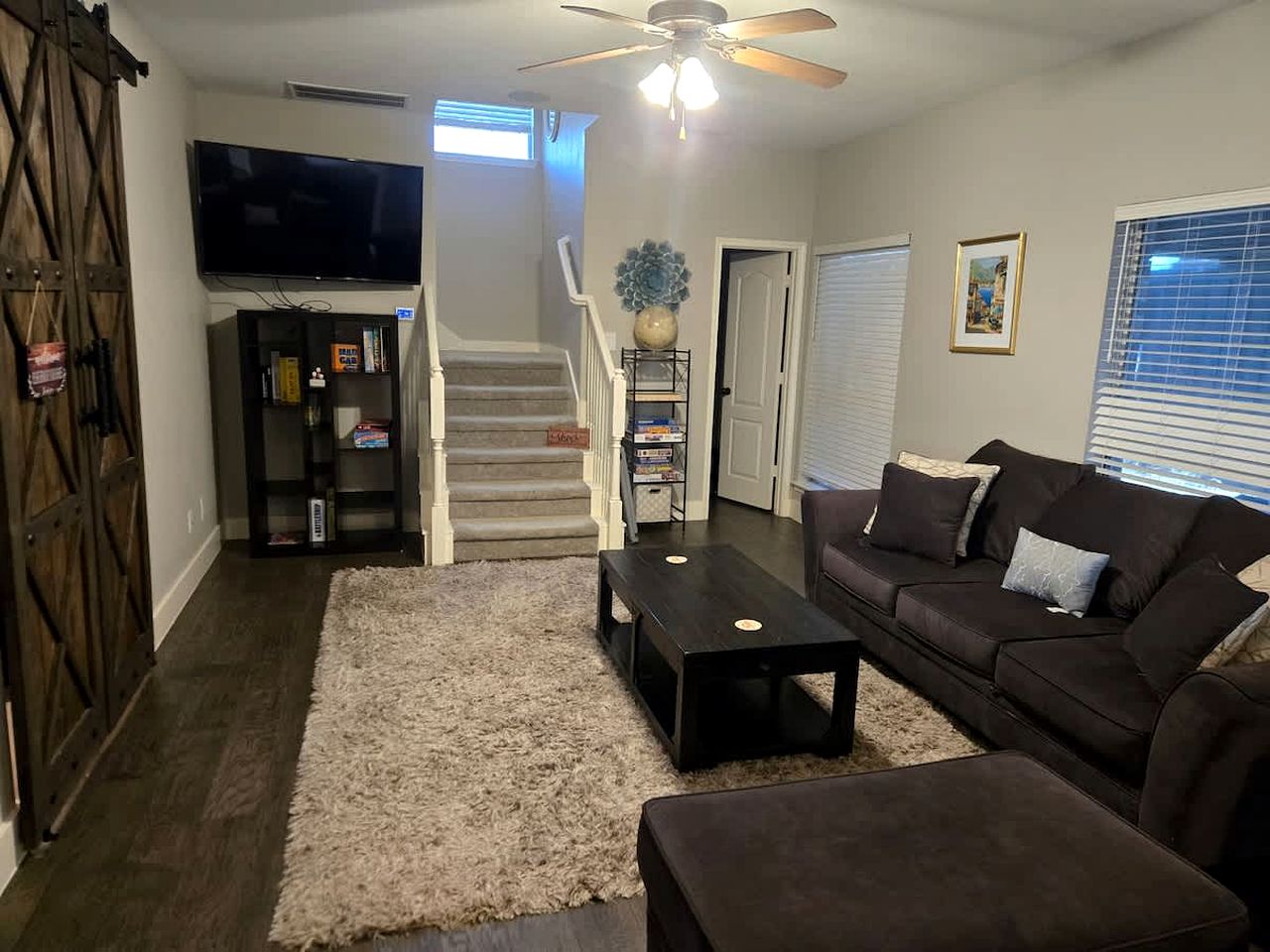 Spacious Lakefront Retreat House with 1100sqft Sports Bar Patio & Hot Tub Near Little Elm Beach, Little Elm, Texas