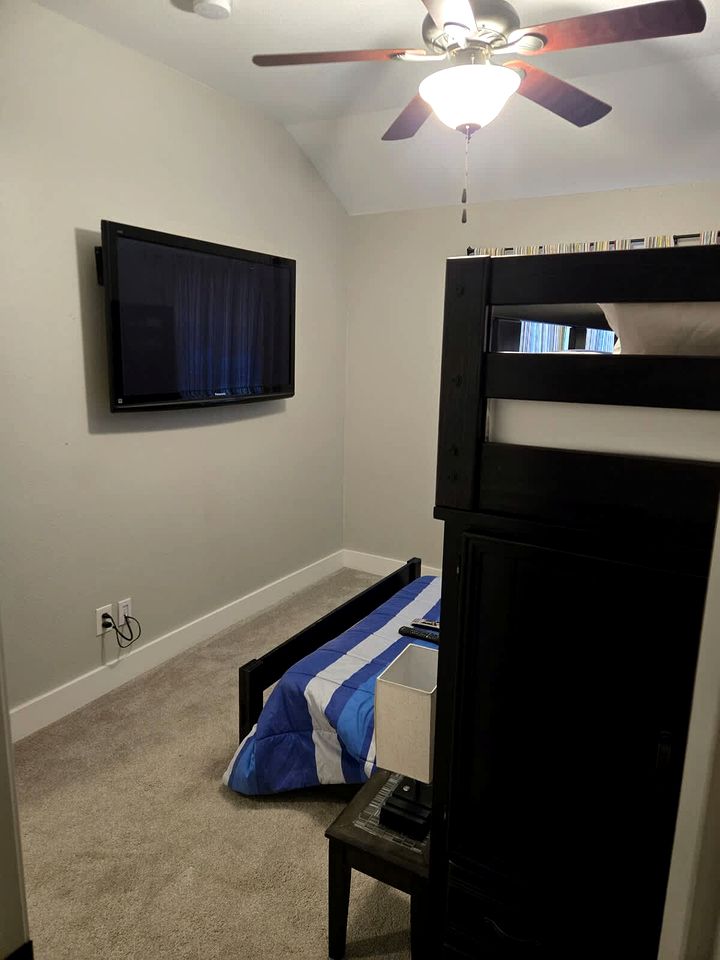 Spacious Lakefront Retreat House with 1100sqft Sports Bar Patio & Hot Tub Near Little Elm Beach, Little Elm, Texas