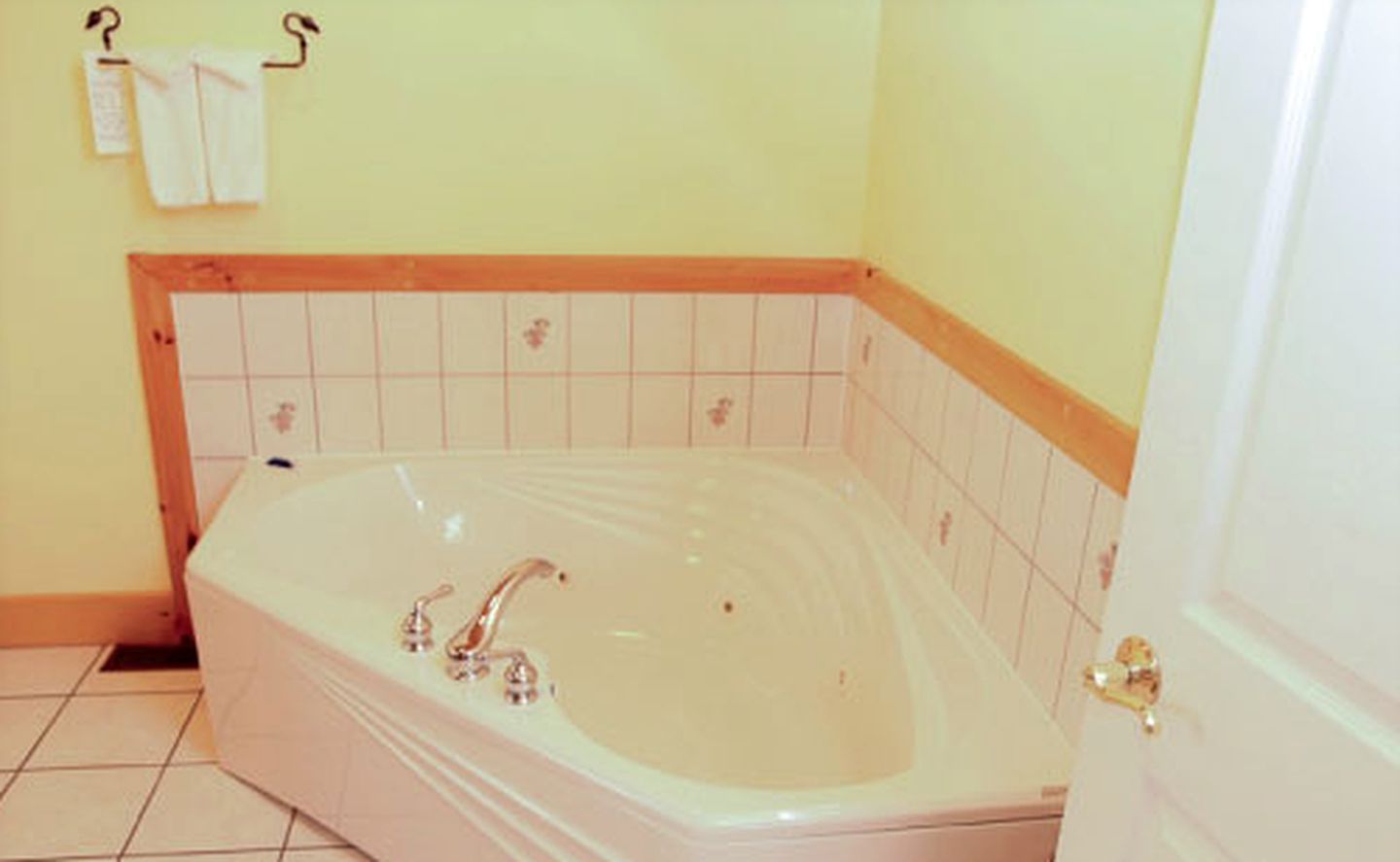 WheelchairAccessible Cottage in Ontario Glamping Hub